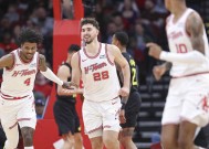 bob体育官网-加拿大球员加盟NBA休斯敦火箭，希望重返巅峰(加拿大球员加盟nba休斯敦火箭,希望重返巅峰吗)